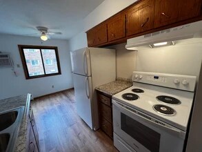 3826 Stinson Blvd NE in Columbia Heights, MN - Foto de edificio - Building Photo