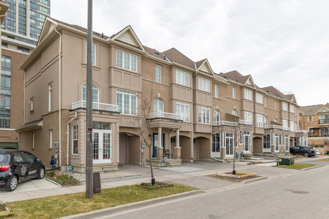 17 Celadine Dr in Markham, ON - Building Photo