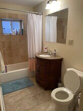 43 Selkirk Rd in Boston, MA - Foto de edificio - Building Photo