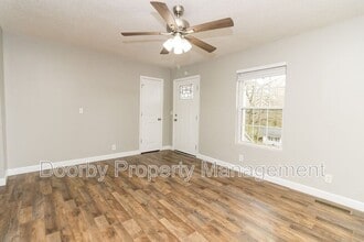 3629 Thrushwood Dr in Chattanooga, TN - Foto de edificio - Building Photo