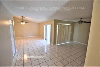 1963 Lansing Dr in Clearwater, FL - Foto de edificio - Building Photo