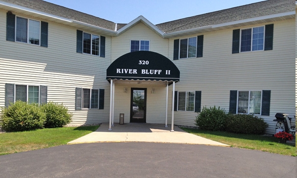 River Bluff Apartments in Fergus Falls, MN - Building Photo