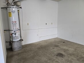 2037 NE Stephens St in Roseburg, OR - Building Photo - Building Photo