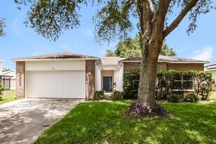 471 Chapelwood Dr in Apopka, FL - Building Photo