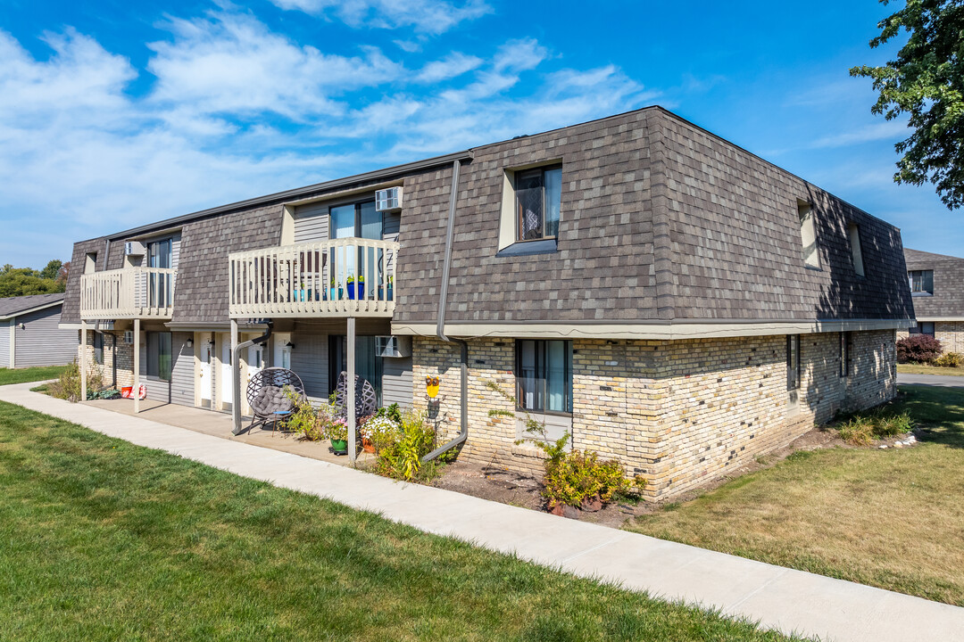 Hemlock Street Apartments in Jackson, WI - Building Photo