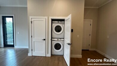 16-18 Highgate St in Boston, MA - Building Photo - Building Photo