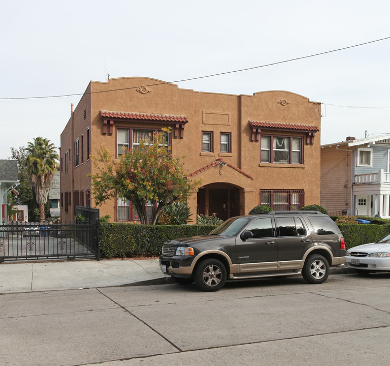 1443 Allison Ave in Los Angeles, CA - Building Photo