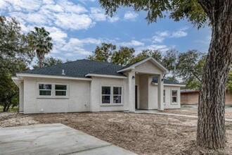 201 E Pafford St in Del Rio, TX - Foto de edificio - Building Photo