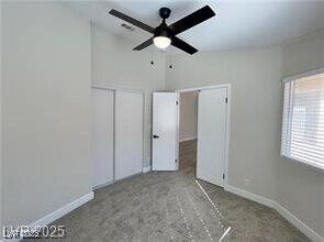 8456 W Gilmore Ave in Las Vegas, NV - Foto de edificio - Building Photo