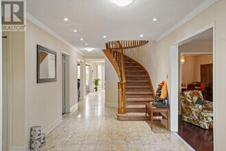 4551 Guildwood Way in Mississauga, ON - Building Photo - Building Photo