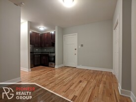 837 W Wolfram St, Unit 310 Apartamentos