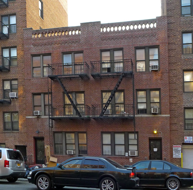 2405 Nostrand Ave in Brooklyn, NY - Foto de edificio - Building Photo