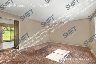 11054 Mountain Ash Ave NW in Grand Rapids, MI - Building Photo - Building Photo