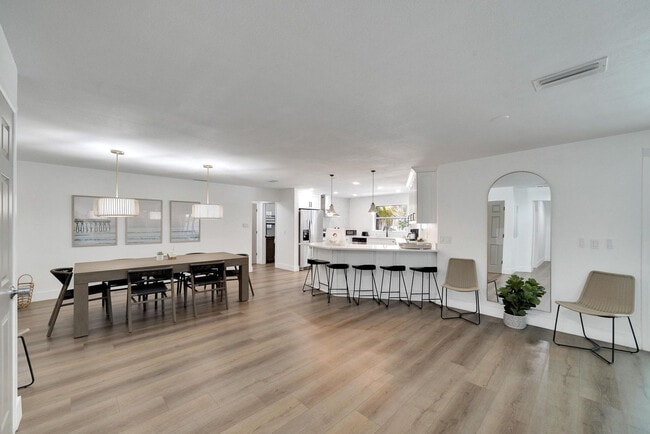 9622 Oakhurst Rd