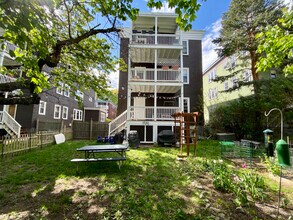 12 St Peter St, Unit 1 in Boston, MA - Foto de edificio - Building Photo