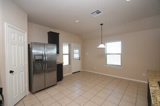 10015 Bitternut Hickory Ln in Tomball, TX - Building Photo - Building Photo