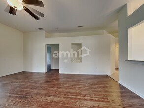 1044 Summer Breeze Dr in Brandon, FL - Building Photo - Building Photo