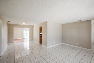 254 Ponce De Leon St in Royal Palm Beach, FL - Building Photo - Building Photo