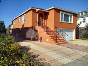 4121 Lusk St in Oakland, CA - Building Photo - Building Photo