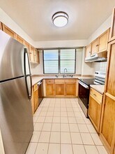 6770 Hawaii Kai Dr in Honolulu, HI - Building Photo - Building Photo