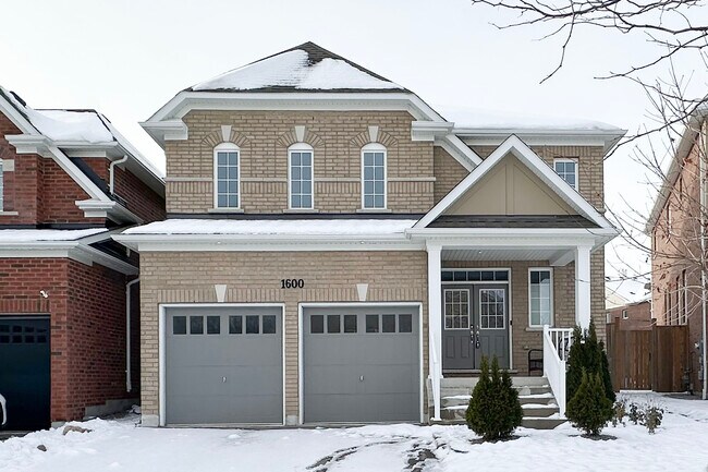 1600 William Lott Dr in Oshawa, ON - Building Photo - Building Photo