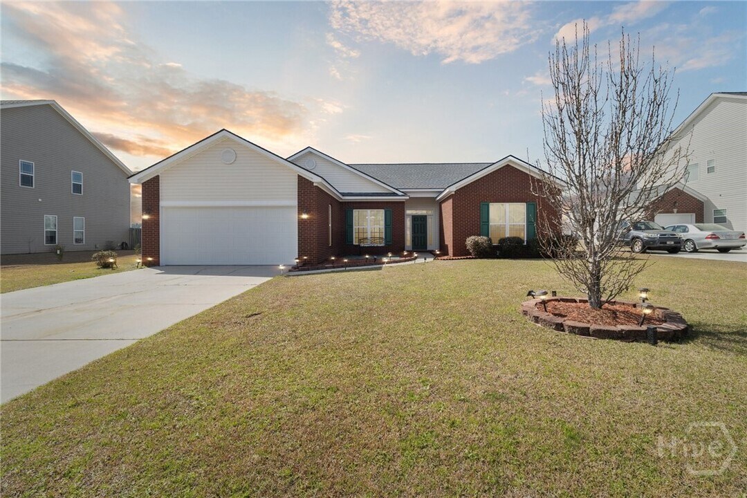 117 Greyfield Cir in Savannah, GA - Building Photo