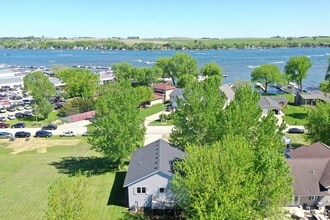 24424 178th St in Okoboji, IA - Building Photo - Building Photo