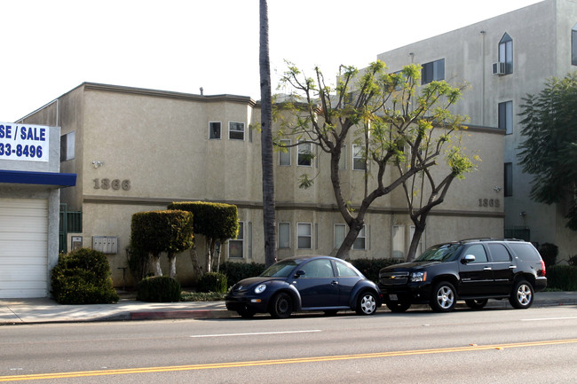 1366 Redondo Ave in Long Beach, CA - Building Photo - Building Photo