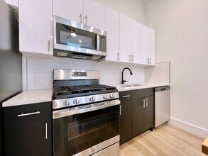 375 Monmouth St in Jersey City, NJ - Building Photo - Building Photo