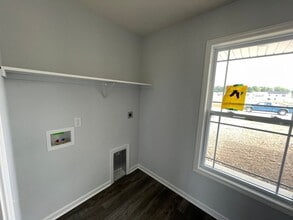 1646 Teniente Ct in Fort Wayne, IN - Foto de edificio - Building Photo