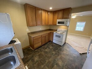 107 N Wakefield St in Zebulon, NC - Building Photo - Building Photo