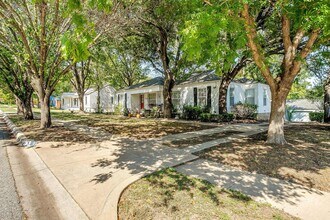 3924 Bryce Ave in Fort Worth, TX - Building Photo - Building Photo