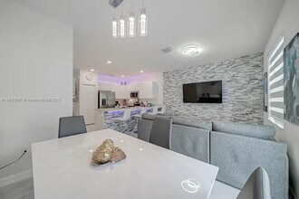 3371 W 106th Terrace in Hialeah, FL - Building Photo - Building Photo