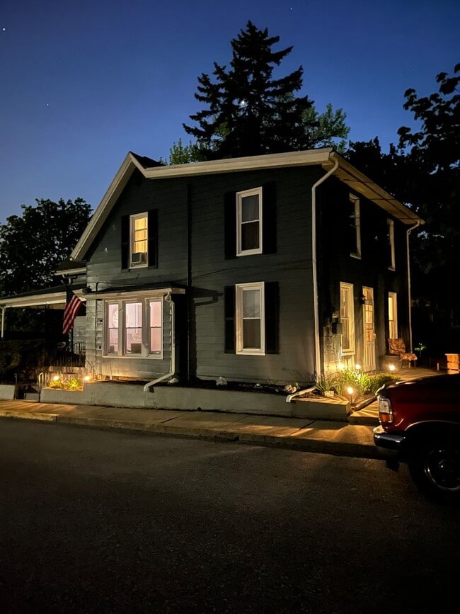 118 Short St in Harrisburg, PA - Building Photo - Building Photo