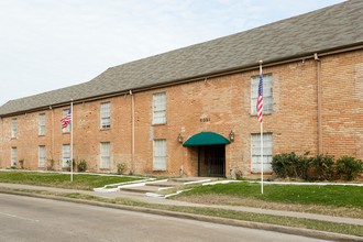 Villa Bella Apartments in Houston, TX - Building Photo - Building Photo