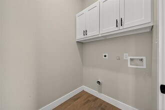 8005 Sexton St in Houston, TX - Foto de edificio - Building Photo