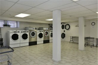 63 Sherman Pl-Unit -B7 in Jersey City, NJ - Building Photo - Building Photo