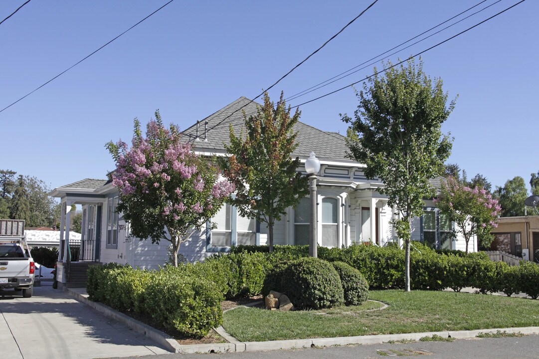 1129-1143 Grove Way in Hayward, CA - Foto de edificio