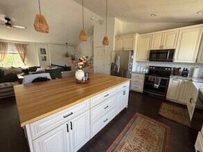 322 Stamford Dr in North Salt Lake, UT - Building Photo - Building Photo