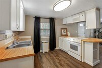 4560 Dunnam Rd photo'