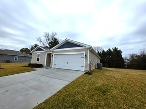 1105 Albritton Ln in Salisbury, MD - Building Photo - Building Photo