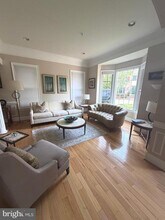 8402 Tysons Trace Ct in Vienna, VA - Building Photo - Building Photo