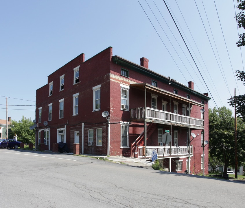 104 Main St in Ravena, NY - Building Photo