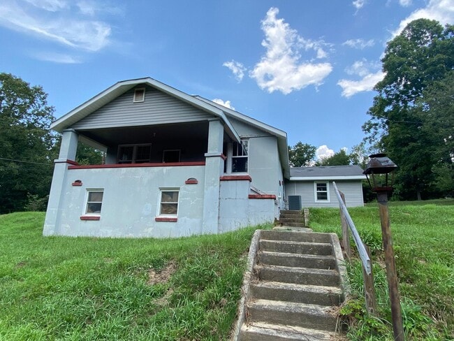 731 W 44th St in Anniston, AL - Building Photo - Building Photo