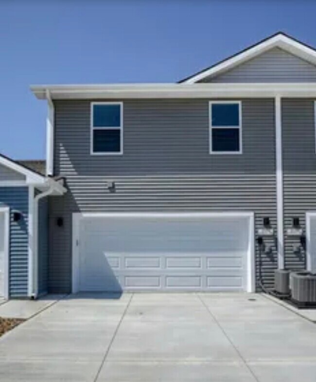 2171 Brandon Ln in Fremont, NE - Building Photo - Building Photo