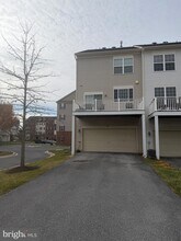 5028 Small Gains Wy in Frederick, MD - Foto de edificio - Building Photo