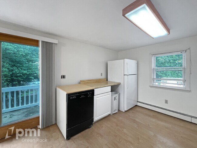 11 Ledge Rd-Unit -Unit 3 in Seabrook, NH - Building Photo - Building Photo