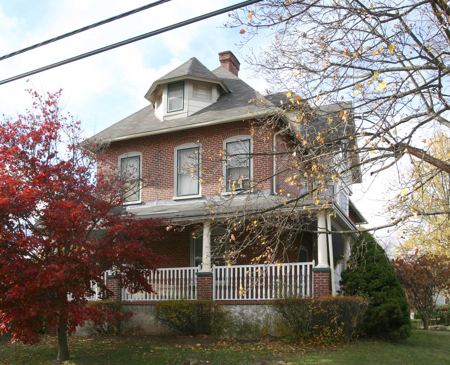 18 N Church St in Spring City, PA - Building Photo