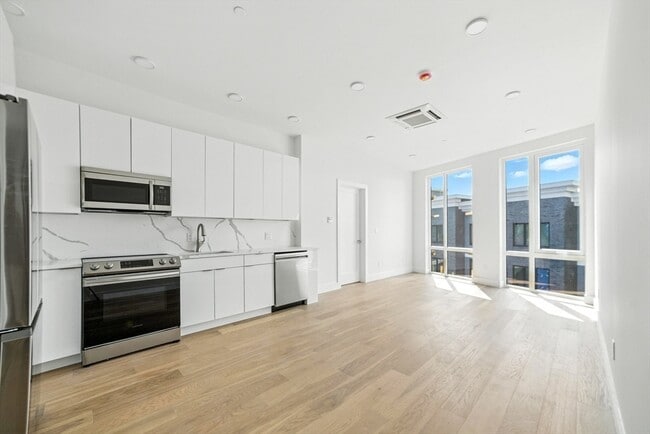 38 Hichborn St in Boston, MA - Building Photo - Building Photo