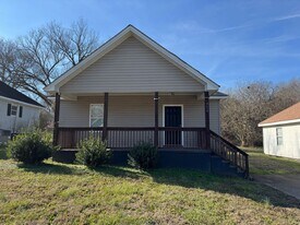 715 Grover St in Gastonia, NC - Building Photo